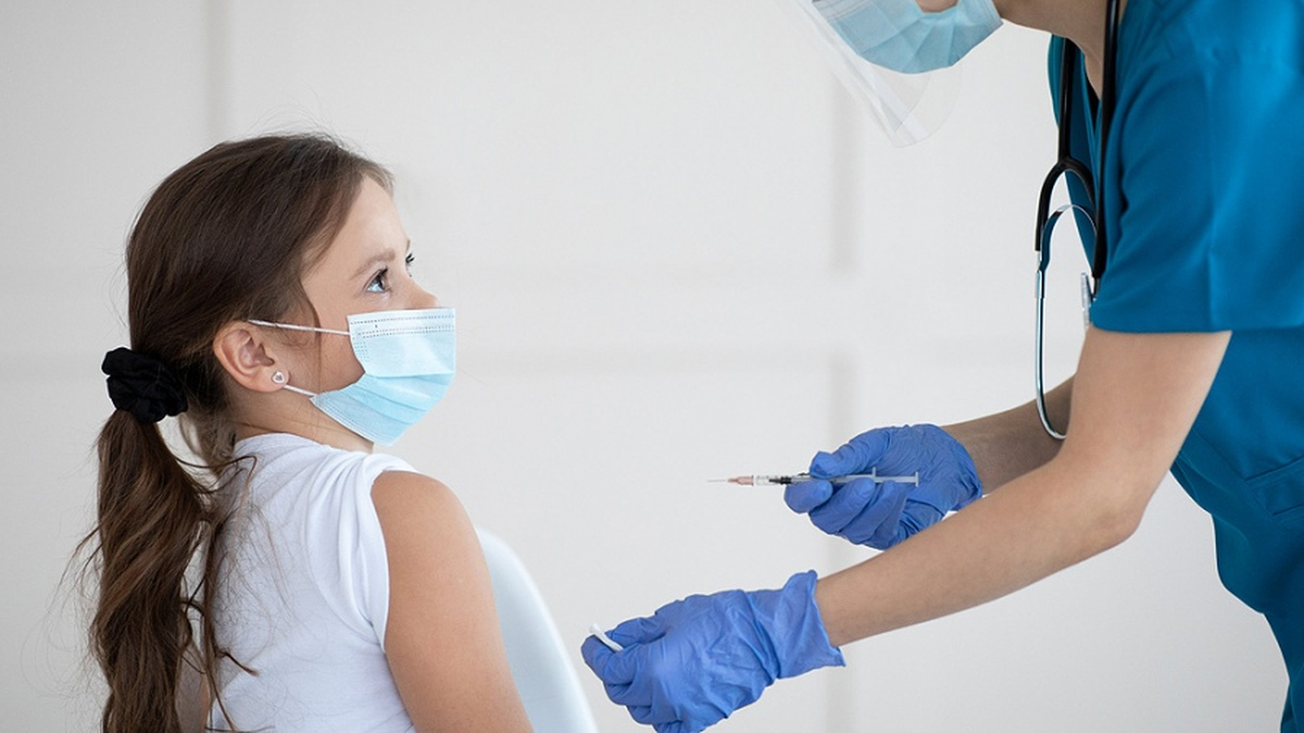 Vacunas: Buscan acelerar la inoculación a los niños