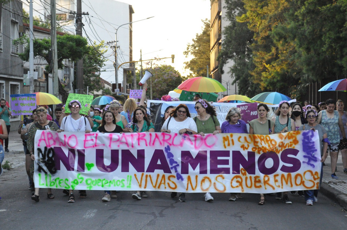Morón: Vecinos marcharon por la violencia de género