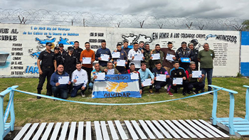Presos de González Catán hicieron un mural de Malvinas y charlaron con veteranos
