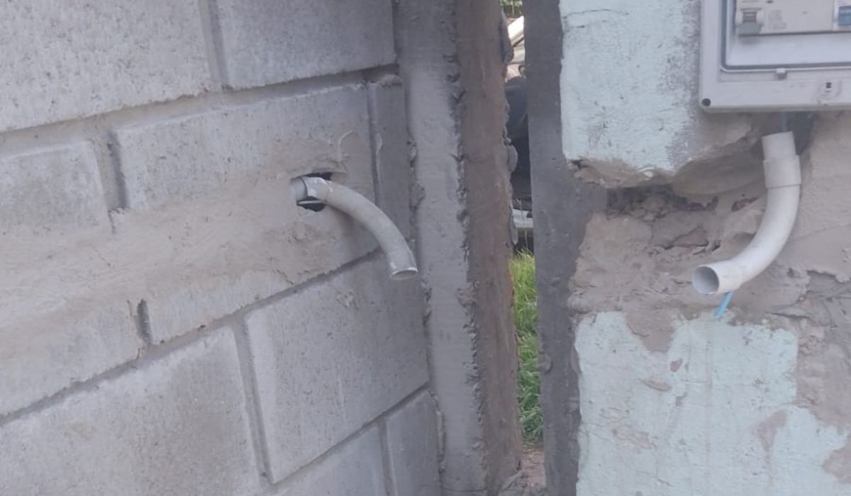 Ciudad Evita: tercer robo de cables a un jardín en 15 días