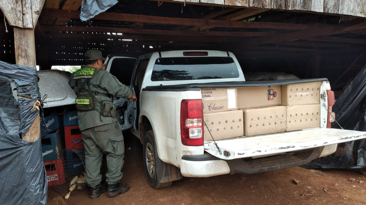Morón: usaban una camioneta robada para contrabandear