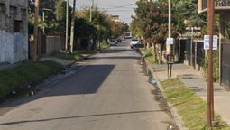 altText(Balearon en el cuello a un policía de la Ciudad en Rafael Castillo para robarle la moto)}