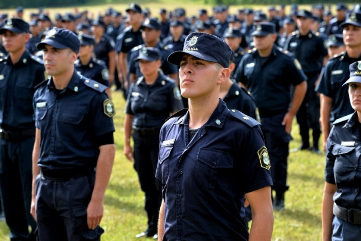Kicillof confirmó aumentos para la Policía Bonaerense