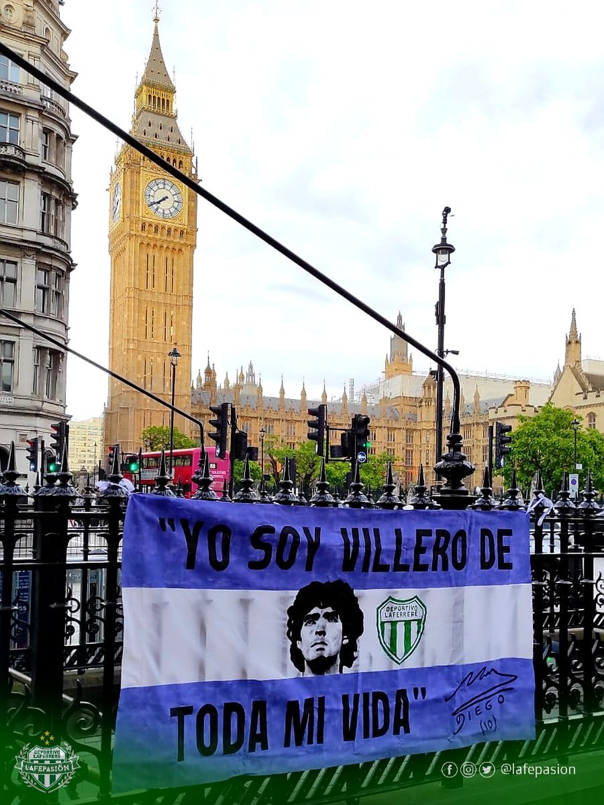 Laferrere presente en Wembley: el curioso trapo en Londres