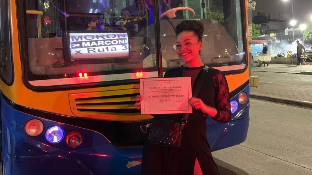 El colectivo que me acompañó toda la carrera: el agradecimiento de una graduada al 242