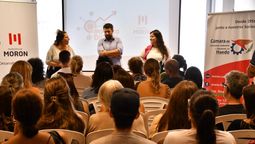 altText(Nueva convocatoria en Morón para los cursos para emprendedores: redes sociales, venta online y más)}