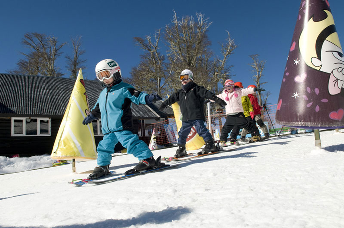 Villa La Angostura: Cómo funcionará la Escuela de Esquí 2022