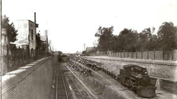 La trinchera del Tren Sarmiento cumplió 119 años: el origen de sus ladrillos en Merlo