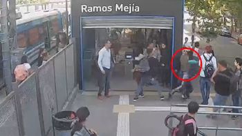 Tren Sarmiento: robó un celular, intentó escapar pero fue detenido