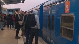 altText(Problemas técnicos en el Tren San Martín y demoras en el Belgrano Sur por neblina)}