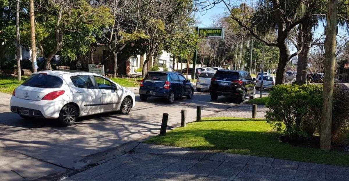 Vecinos de Castelar se niegan a la habilitación de comercios en la zona de Santa Rosa y Sarmiento