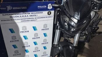 Sorpresa y media en el Oeste: chocaron dos motos y una de ellas era robada