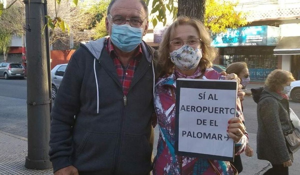 Vecinos del oeste vuelven a juntar firmas para pedir por el Aeropuerto de El Palomar