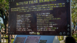 altText(Nueva placa en el Cementerio de Moreno para las personas sepultadas clandestinamente)}