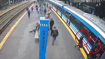 Tren Sarmiento: robaron un celular