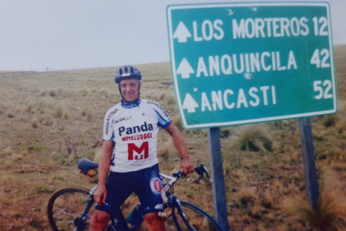 Conocé a Jorge Yero: el histórico vecino de Haedo que a sus 81 años sigue pedaleando por las calles del Oeste