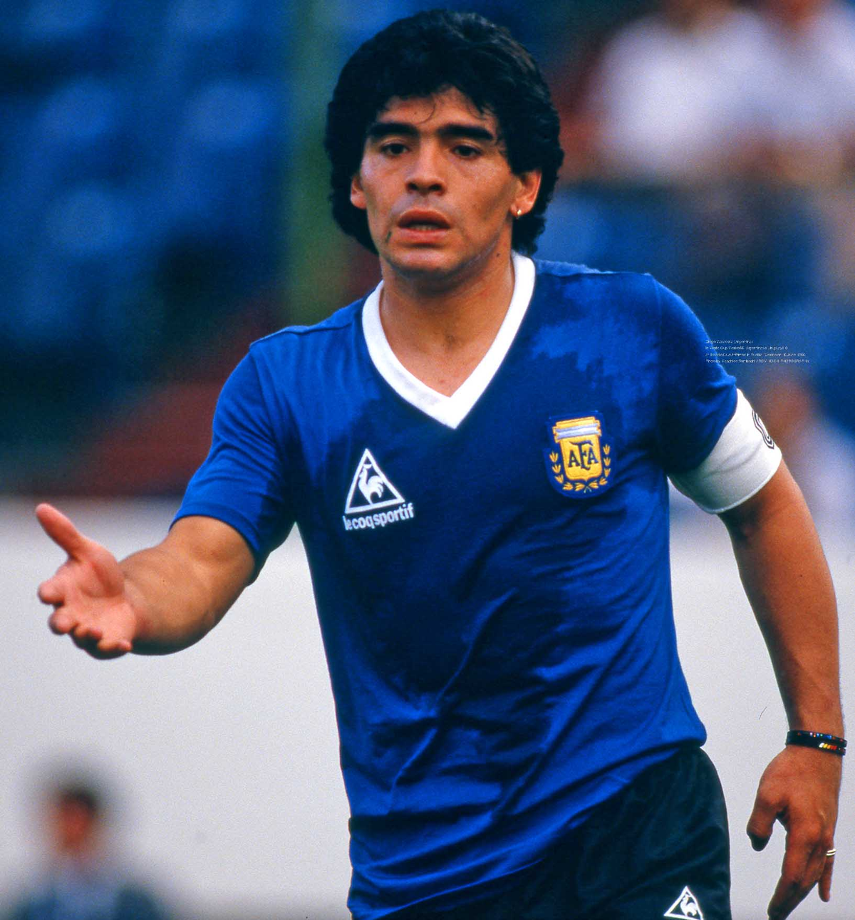 Argentina: Subastarán una histórica casaca de Diego Maradona