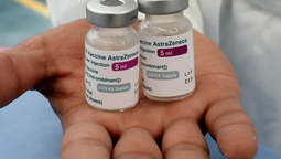 altText(AstraZeneca: Se produjo la primera demanda en el país contra el Estado por la vacuna del COVID)}