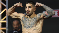altText(UFC: el impresionante cambio físico de un campeón para buscar su segundo cinturón)}