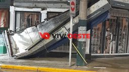 altText(Las fuertes lluvias en Padua derribaron el tejado de un comercio céntrico)}