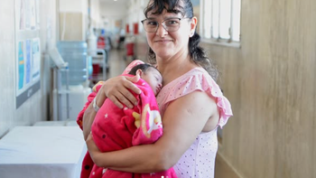 Una bebé prematura que nació en el Hospital Posadas y superó todos los obstáculos