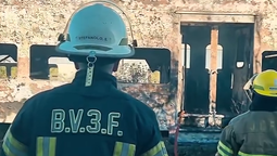 altText(Los recurrentes incendios en los ex Talleres Alianza de Caseros)}
