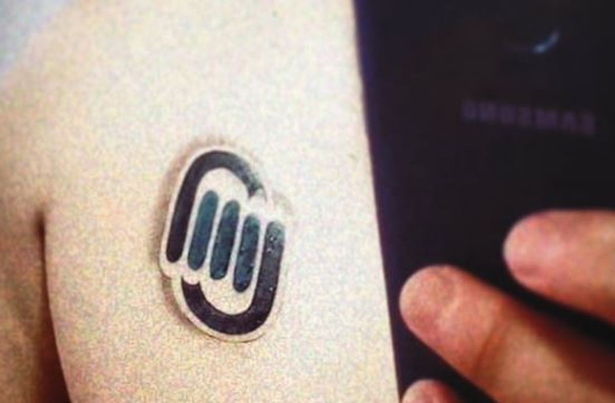 La conmovedora historia del estudiante que se tatuó el logo de la Universidad de Moreno