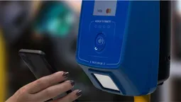 altText(Chau SUBE: las líneas de colectivos que aceptan pagos con tarjeta, celular y QR)}