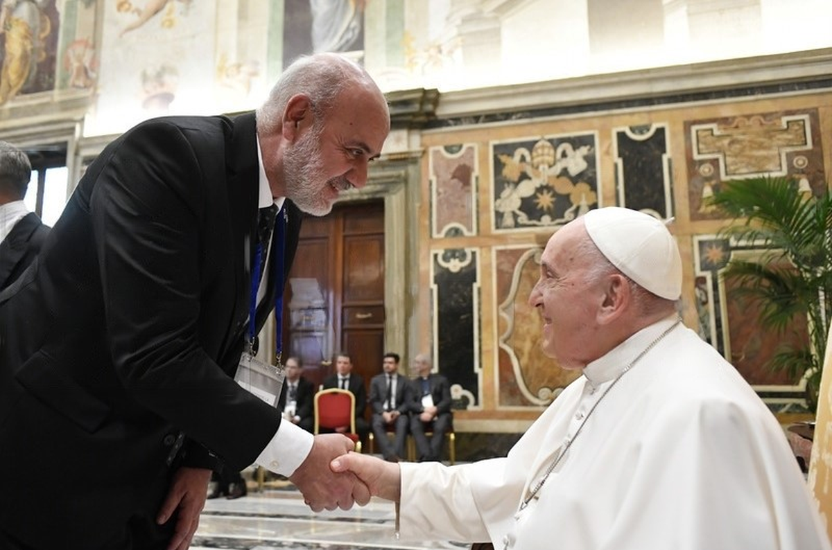 Moreno: el rector de la UNM se reunió con el Papa Francisco