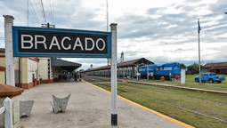 altText(El Tren Sarmiento recuperaría su servicio de larga distancia en tres semanas)}