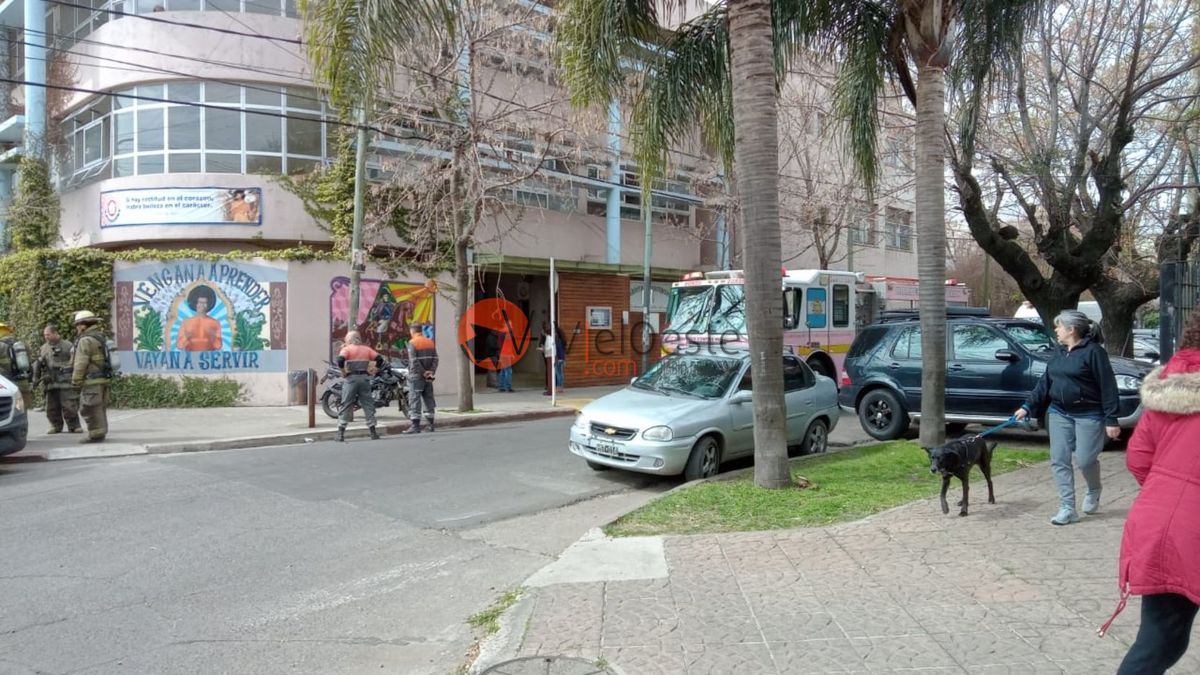 Castelar: evacuaron una escuela por principio de incendio