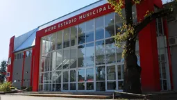 altText(Tragedia en el Gorki Grana: un joven de 19 años falleció mientras jugaba al fútbol)}